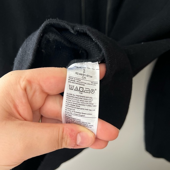 Banana Republic black zip up sweater jacket - Picture 6 of 6